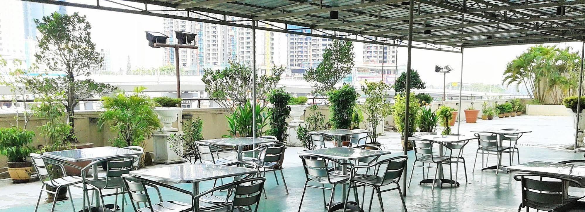 Folkmeldrum Hotel Johor Bahru Exterior foto